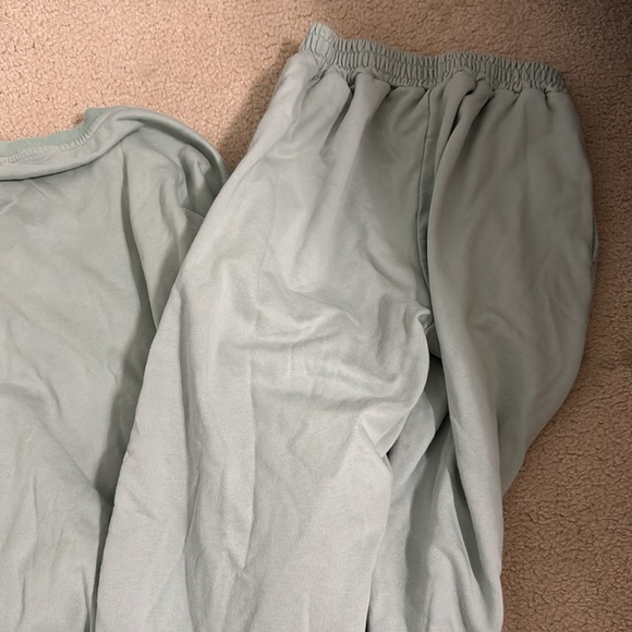 Green sweat set! - Picture 5 of 5